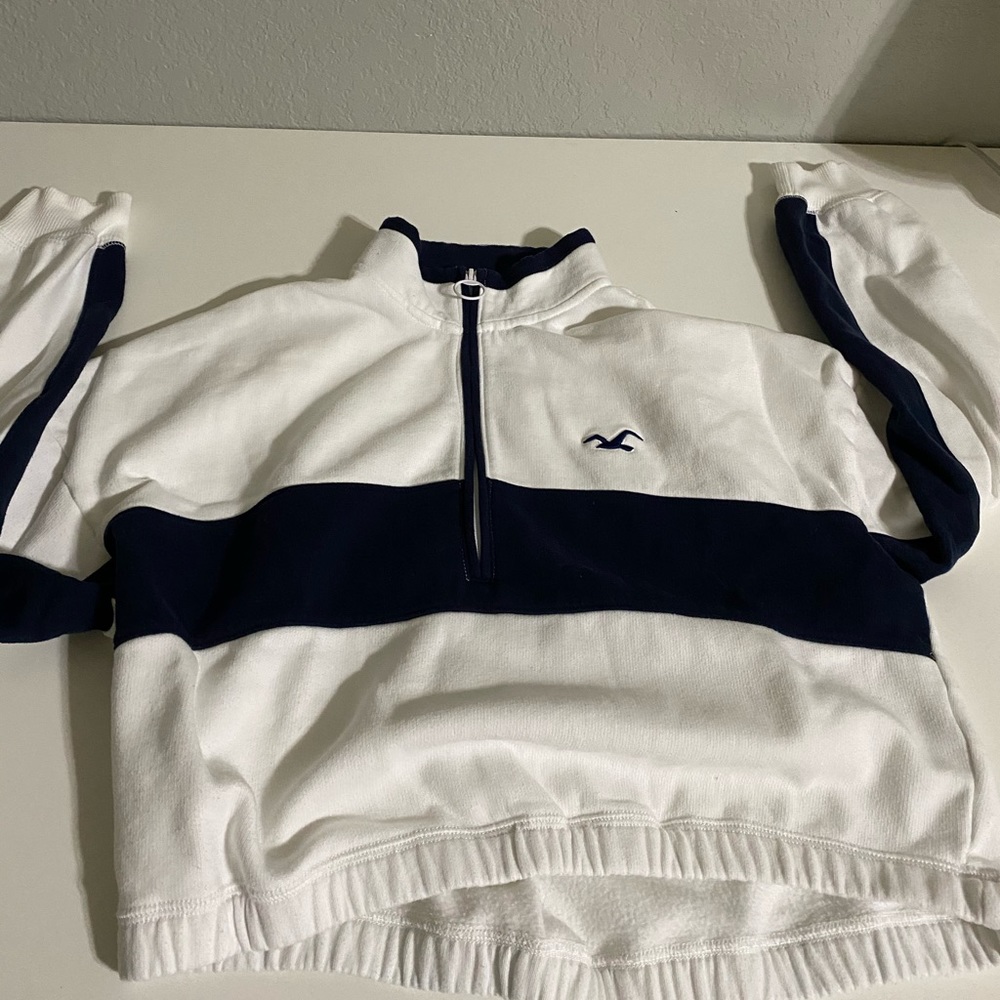 Cropped sweatshirt